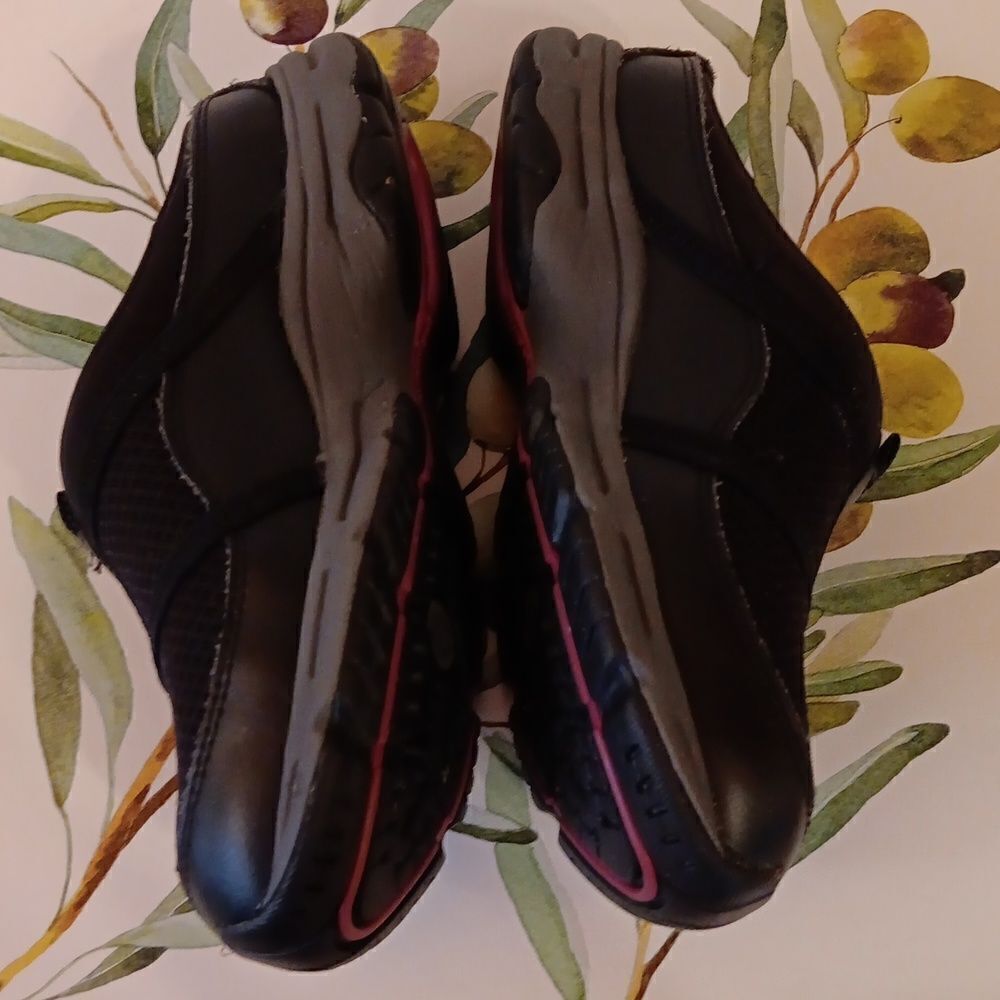 Easy Spirit Argyle Slip Ons - Picture 4 of 11